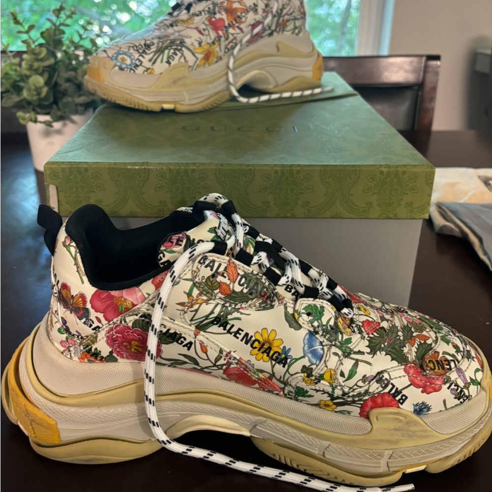 Balenciaga Sneakers with Black and White Laces